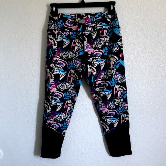 Butterfly Workout Leggings - Picture 6 of 6
